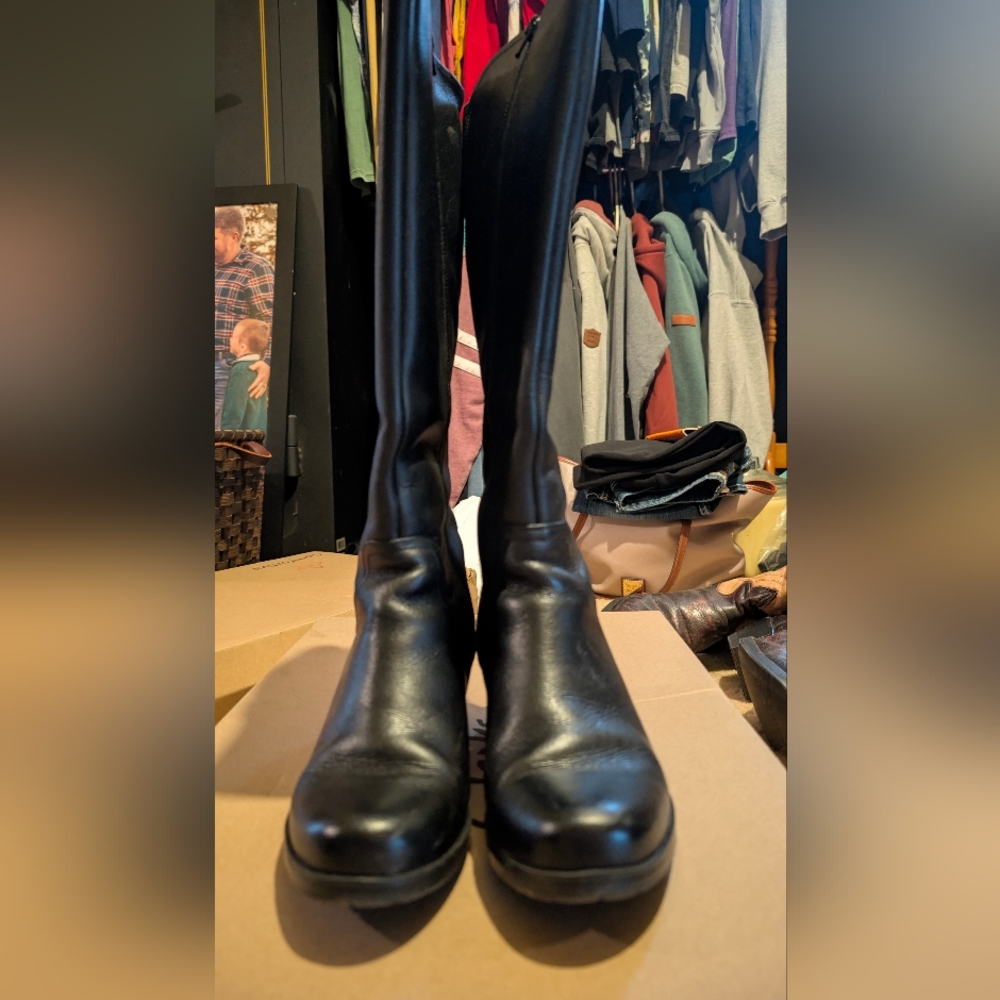 Clark Hollis Moon black heeled boots